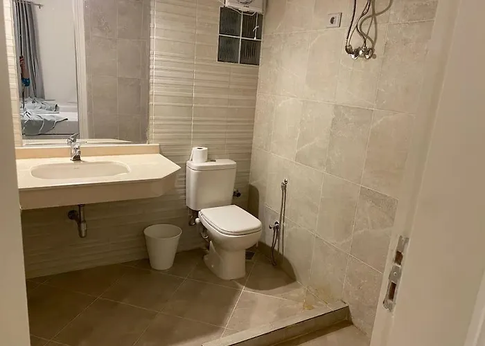 Villa Spacious 6-brs In El-sokhna /beach & Pool Access *