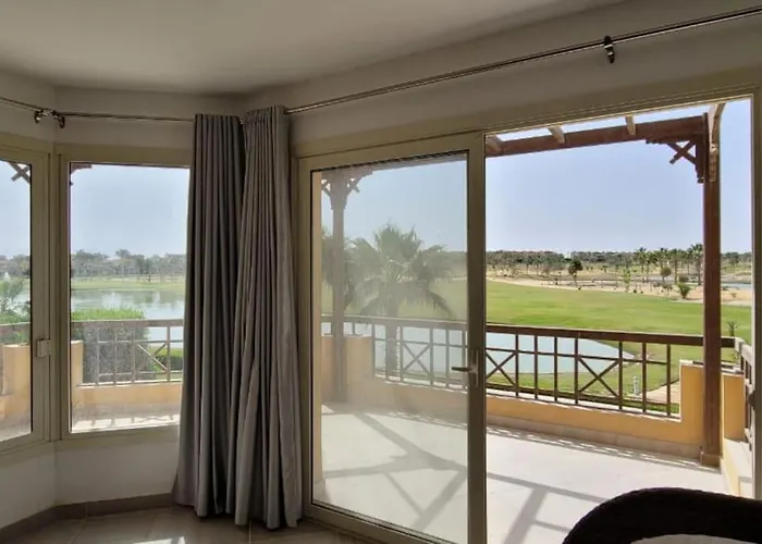 Spacious 6-brs In El-sokhna /beach & Pool Access * Ain Sukhna