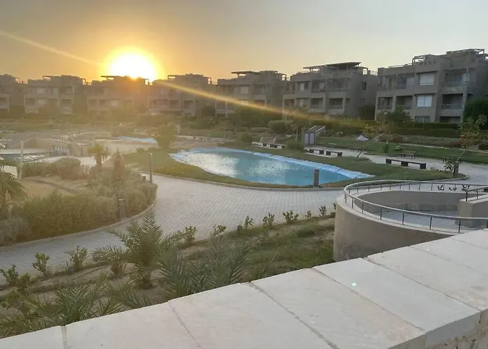 Spacious 6-brs In El-sokhna /beach & Pool Access Villa