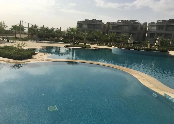 Villa Spacious 6-brs In El-sokhna /beach & Pool Access