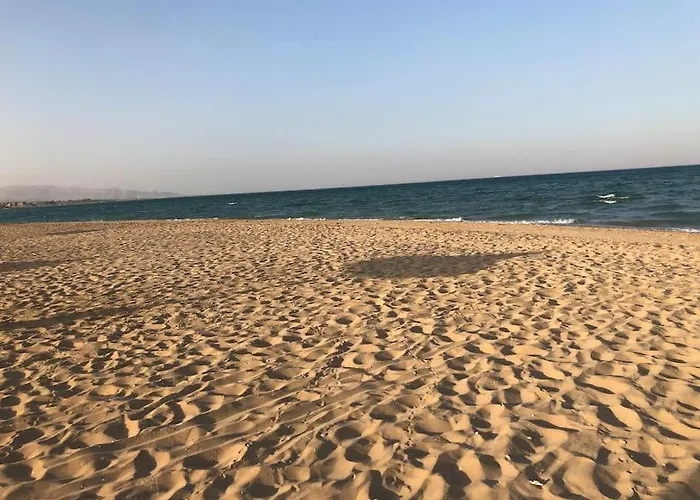 Spacious 6-brs In El-sokhna /beach & Pool Access *