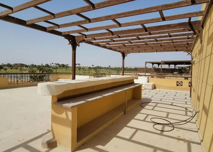Spacious 6-brs In El-sokhna /beach & Pool Access Villa *